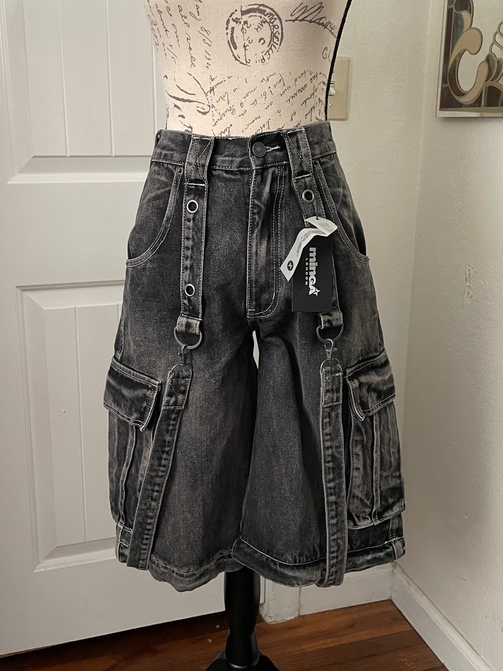 NWT Minga London Trek Grey Cargo Jeans Size 24 Baggy JORTS ONLY
